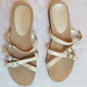 Aerosoles 7M flat adjustable sandals w. rhinestone